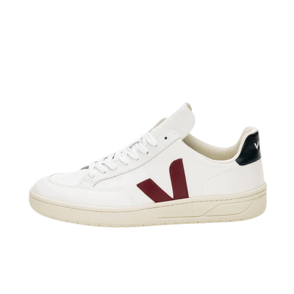 Veja V-12 LEATHER