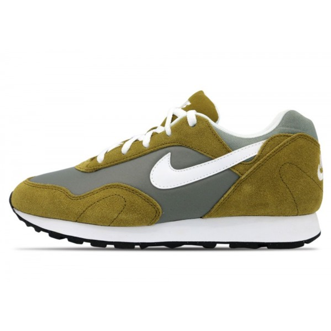 nike outburst burgundy