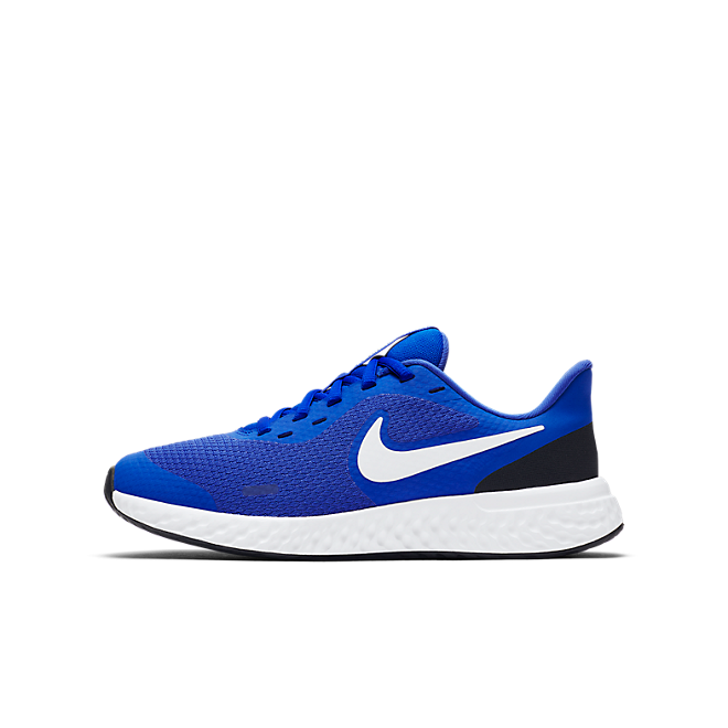 Nike Revolution 5