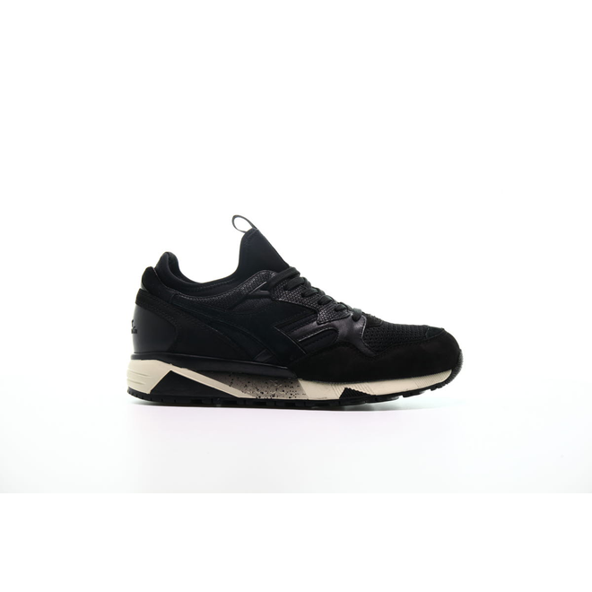 diadora black sneakers