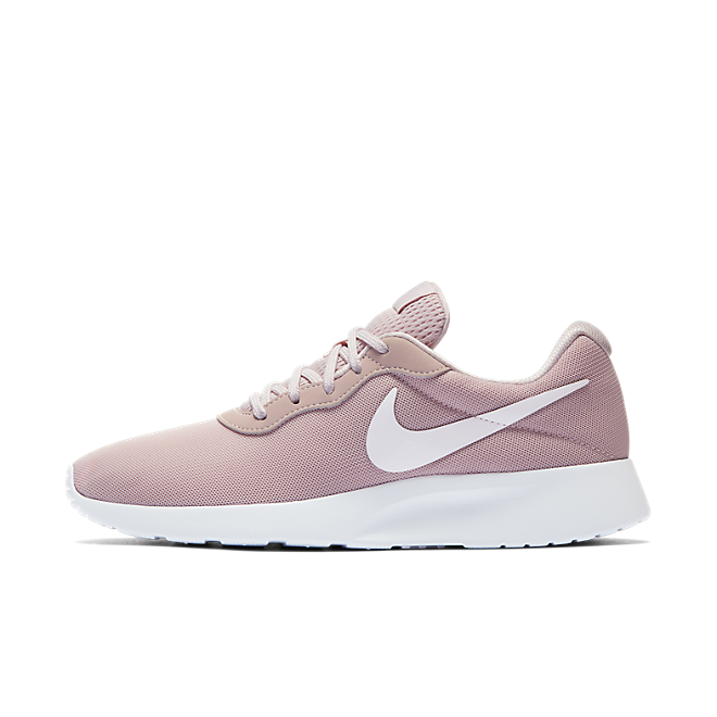 nike tanjun preto e branco