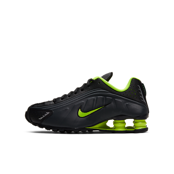 nike sportswear shox r4