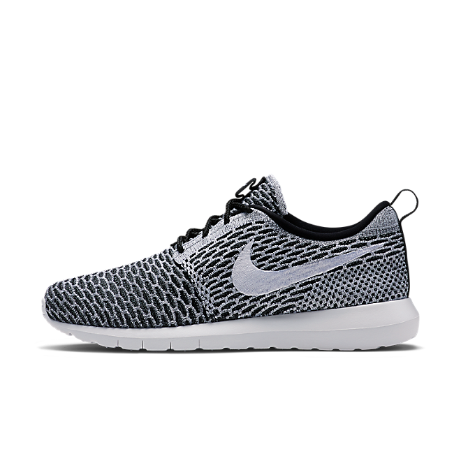 Treble Beroep textuur Nike Roshe Run Flyknit Black White | 677243-008 | Sneakerjagers