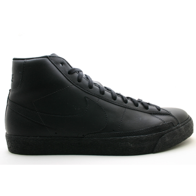 nike blazer triple black