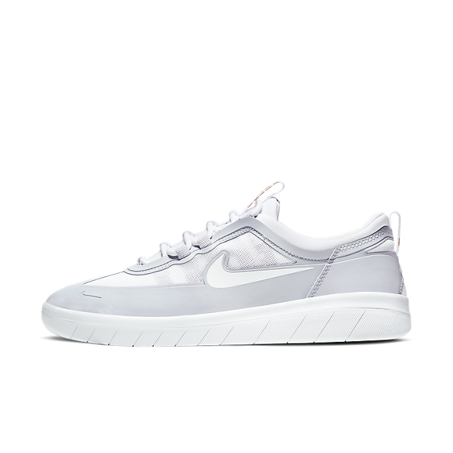 plain white nike shoes