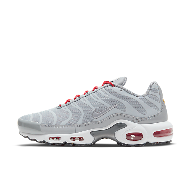 nike air max plus grey red