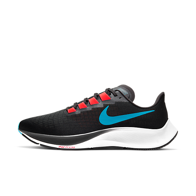 Nike AIR ZOOM PEGASUS 37 men's Running Trainers in Black