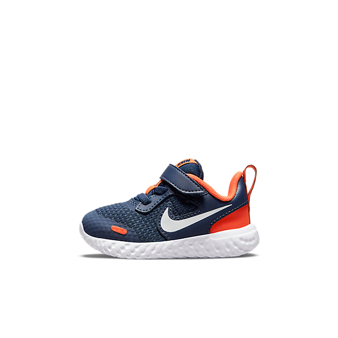 Nike Revolution 5