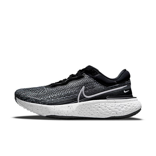 Nike ZoomX Invincible Run Flyknit Oreo