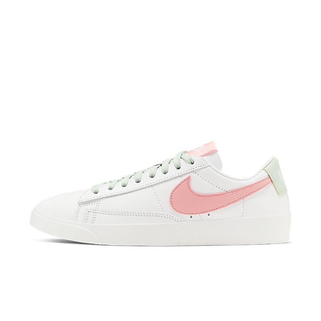 nike womens blazer low le