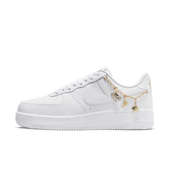 Nike Wmns Air Force 1 ’07 LX ‘Lucky Charms’ DD1525-100