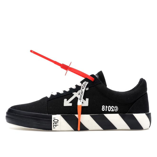 Off-White Off-White Vulc Low Black | OMIA085E183510011000 | Sneakerjagers