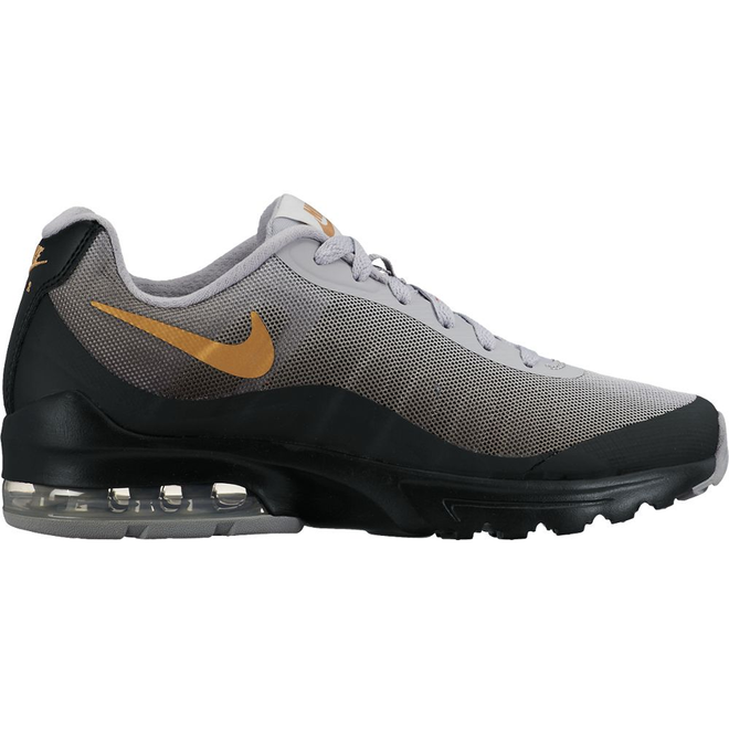 Nike air max on sale invigor black and gold