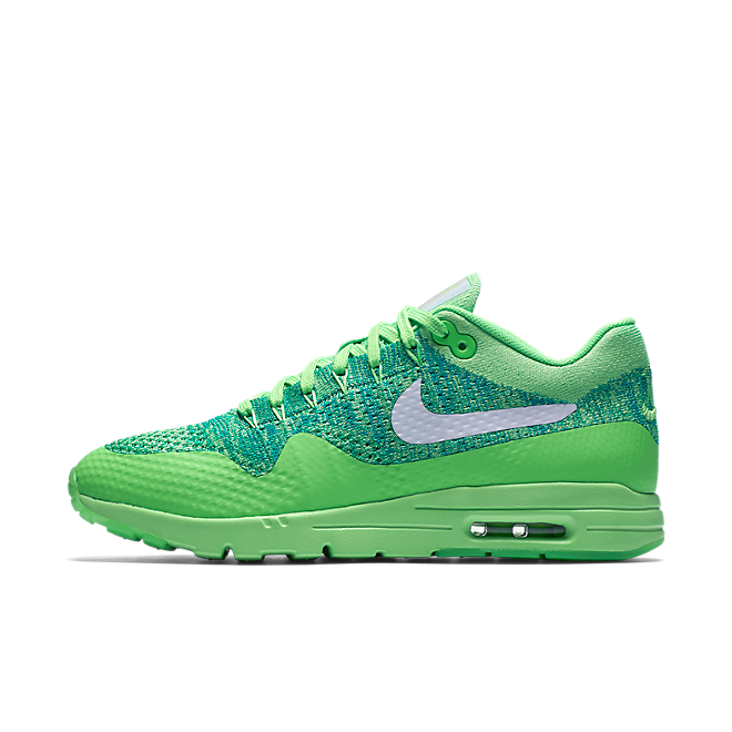 Nike hotsell voltage green