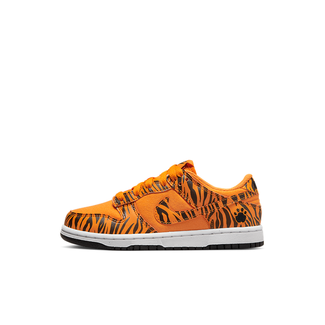 Nike Dunk Low GS 'Tiger' | DZ5633-800 | Sneakerjagers