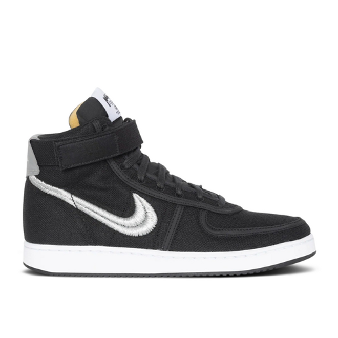 black nike vandals