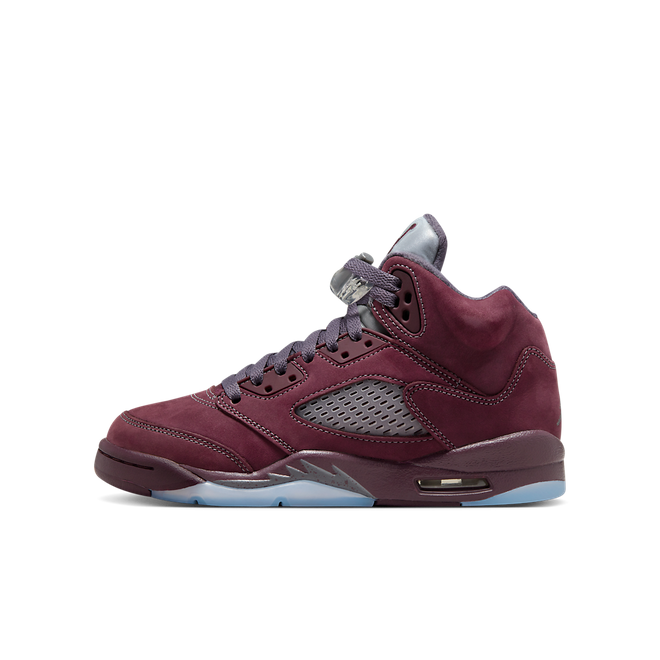 Burgundy hotsell nike jordans