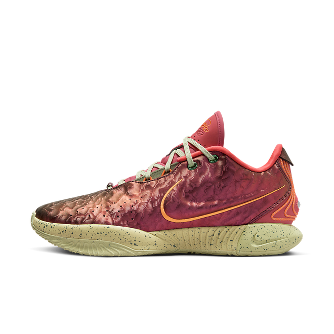 Nike LeBron 7 'Red Carpet' | CU5133-100 | The Drop Date