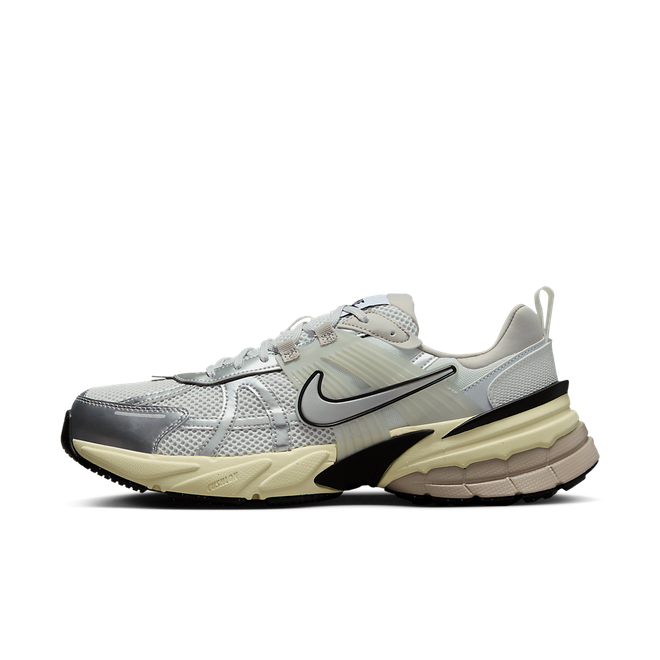 Nike V2K Run Summit White/Metallic Silver | HJ4497-100 | Sneakerjagers