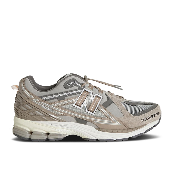 New Balance INVINCIBLE x N.HOOLYWOOD x 1906U 
