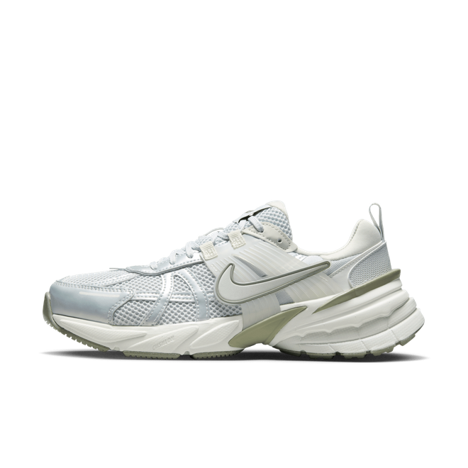 Nike V2K Run WMNS 'Pure Platinum' | FD0736-003 | The Drop Date