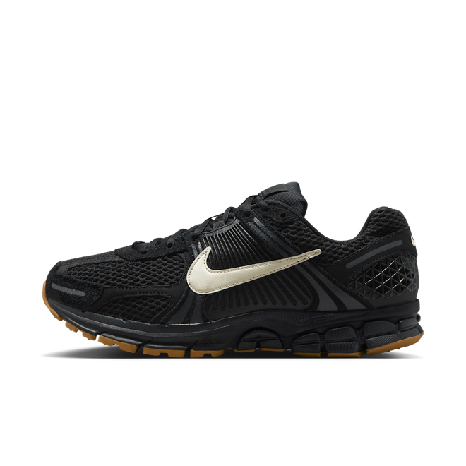 【NIKE】ブラック/ブライトクリムゾンNike Zoom Vomero 5 Zoom Vomero 5 SE – Premier