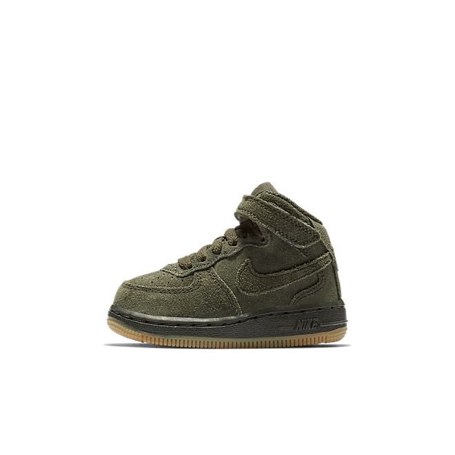 nike air force one mid lv8