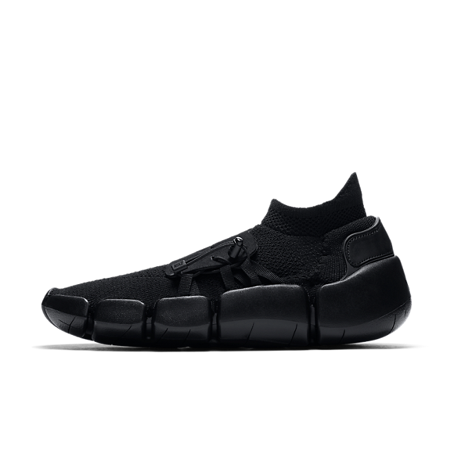 Nike Footscape Flyknit DM Black/ Black | AO2611003 | Sneakerjagers