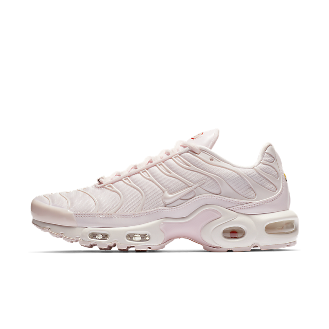 pink and white air max plus